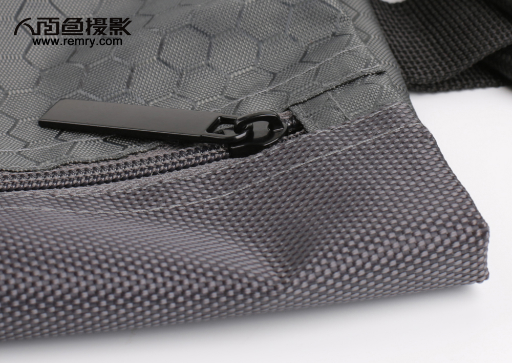 篮球包拉链特显